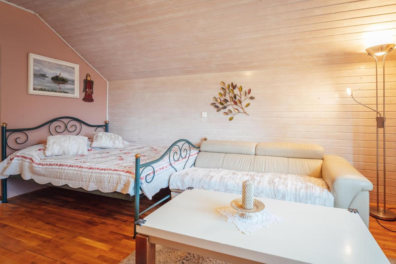 Apartma Borovc Mojstrana Ngoại thất bức ảnh